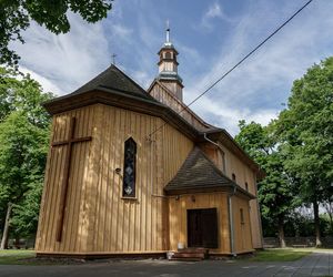 Niezwykła wieś w Łódzkiem. Pochodzi z niej rodzina wybitnego aktora