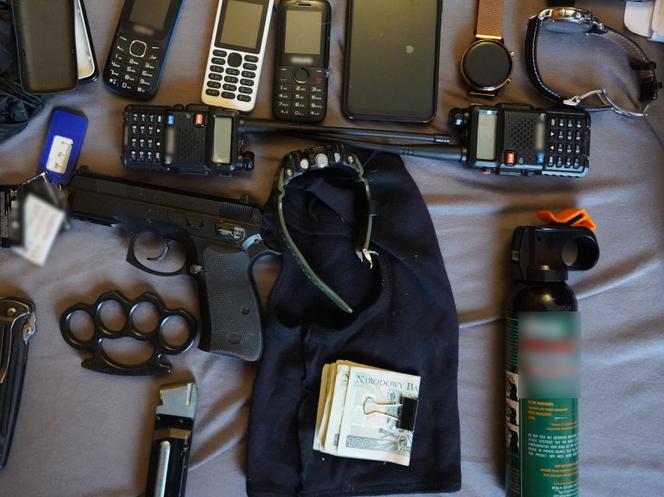 Wielka akcja CBŚP. Zatrzymali groźnych bandytów. Kradli i napadali udając policjantów