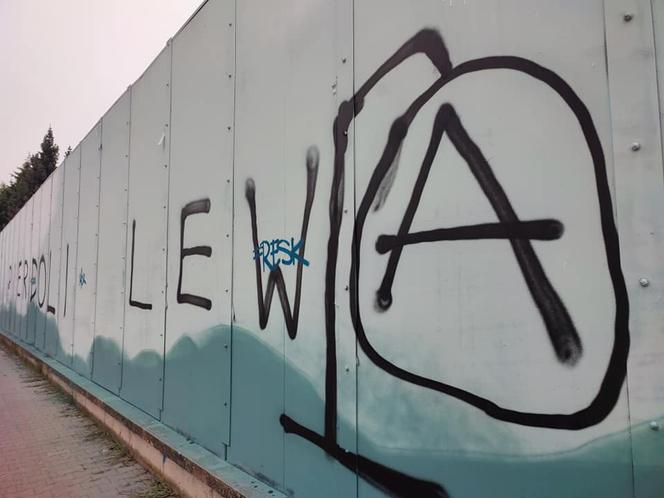 Nieznani sprawcy zniszczyli ekran akustyczny, który miał być tłem dla artystów street-art