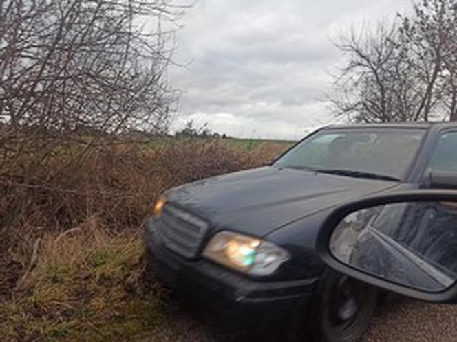 Kradzież koło Torunia. Sprawcy uciekli mercedesem