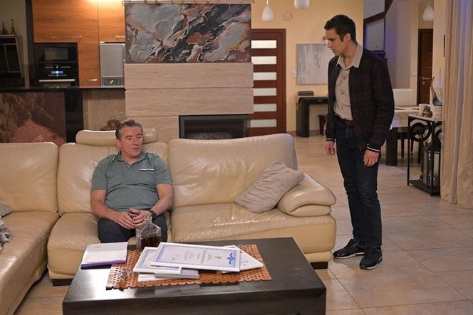 Pierwsza miłość, odcinek 4046: Jakub Wenerski (Przemysław Sadowski), Filip (Dominik Smaruj)