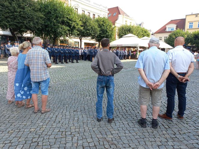 Trwają obchody Święta Policji w Lesznie. Świętują policjanci i policjantki