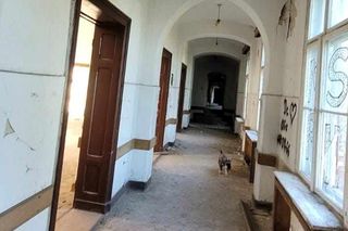 Opuszczony pałac w Mokrzeszowie