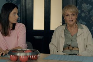 Barwy szczęścia odc. 3083. Natalia (Maria Dejmek), Małgorzata (Adrianna Biedrzyńska)