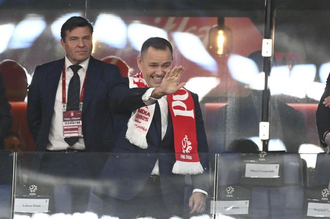 Karol Nawrocki na meczu Polska - Finlandia