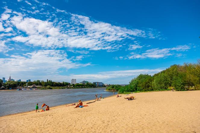 Plażówka Saska, czyli plaża na Saskiej Kępie – widok latem