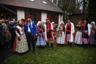 Osadzanie chochoła to ponadpółwieczna tradycja. Po raz kolejny upamiętniono nią sławetne wesele 