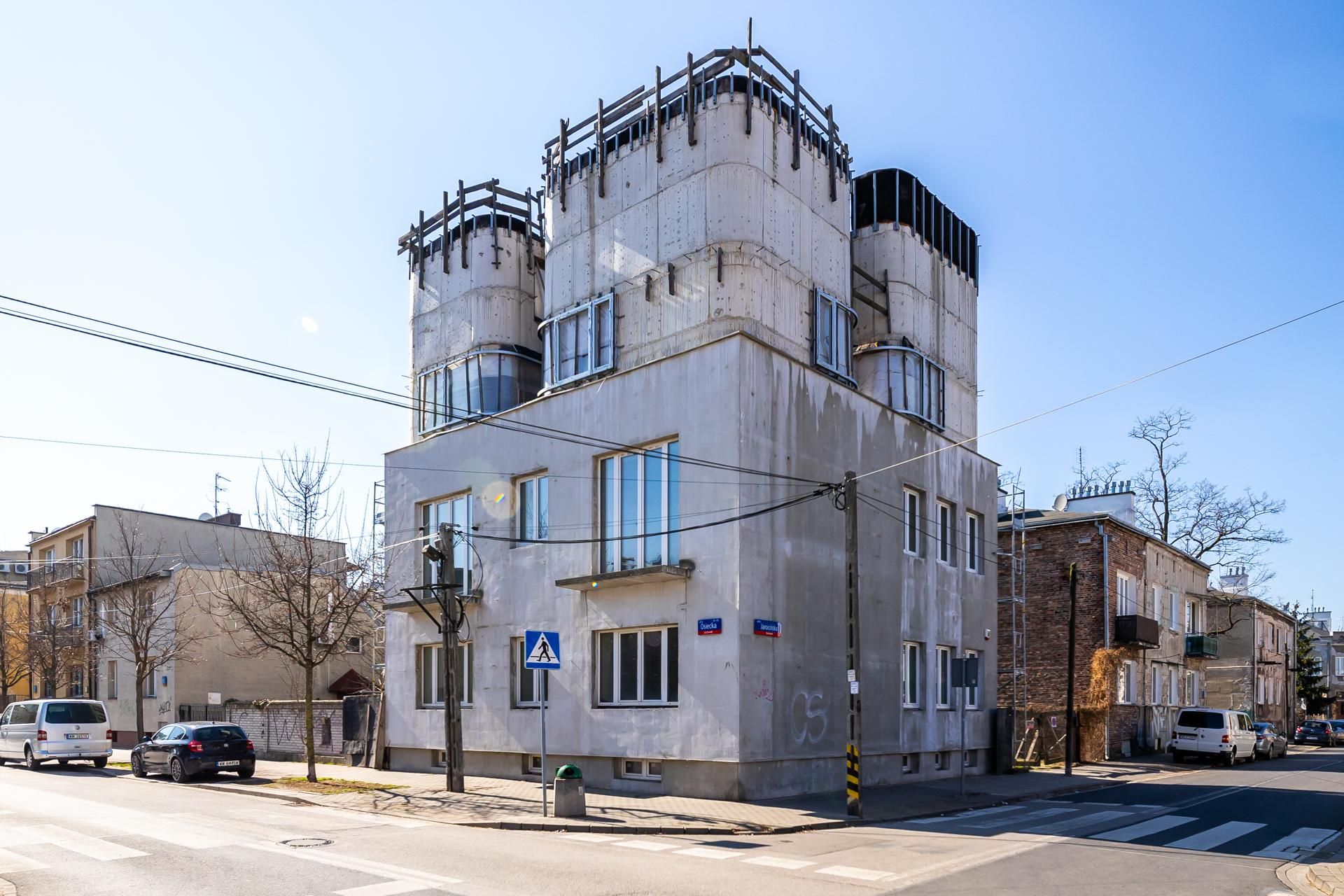 Nadbudowa kamienicy na Gocławku w Warszawie