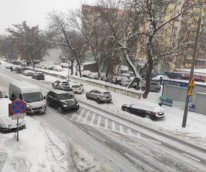 Zima znów zaatakowała w Radomiu! - Miasto stara się zapewnić płynny ruch na drogach