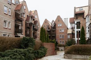 Osiedle Nad Jamną - zdjęcia. Zobacz wyjątkowe osiedle z wielkiej płyty; stoi pod Katowicami