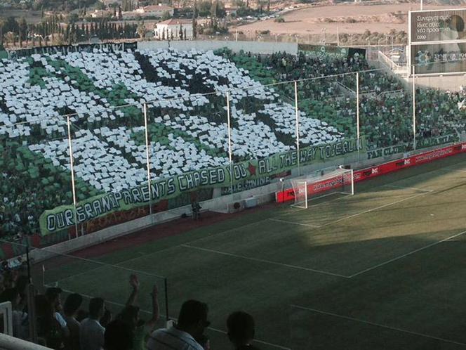 Omonia - Jagiellonia: Swastyka na trybunach: Nasi dziadkowie gonili was aż do Berlina