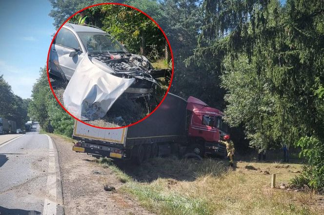 Dramat na drodze. 5 osób rannych pod Przysuchą. Tir roztrzaskał się z osobówką