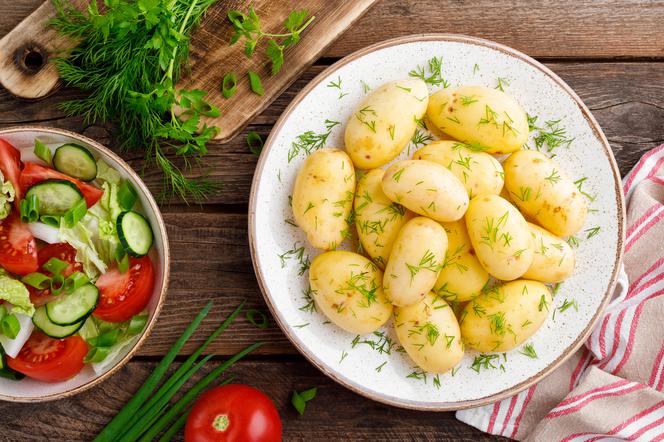 Jak gotować ziemniaki? Łatwe sposoby na smaczne kartofle