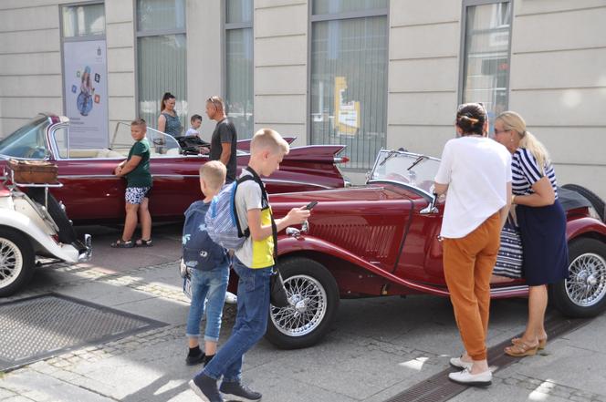 Rzemieślniczy Bazar w Kielcach. Były stoiska handlowe oraz atrakcje