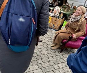 Wcisło buszuje na pchlim targu.