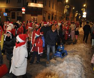 Parada Mikołajów i odpalenie choinki świątecznej w Kielcach