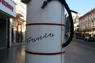 Te przedmioty w PRL-u miał w domu każdy. Dziś są warte fortunę. Sprawdź, czy nie masz na strychu 