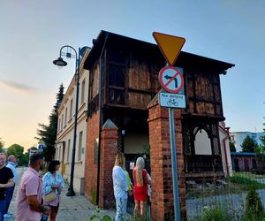 Magiczna Noc Świętojańska w Starym Fordonie. Spacer pod gwiazdami przyciągnął bydgoszczan i turystów