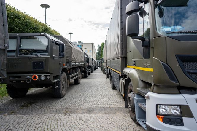 Wojsko we Wrocławiu walczy z powodzią