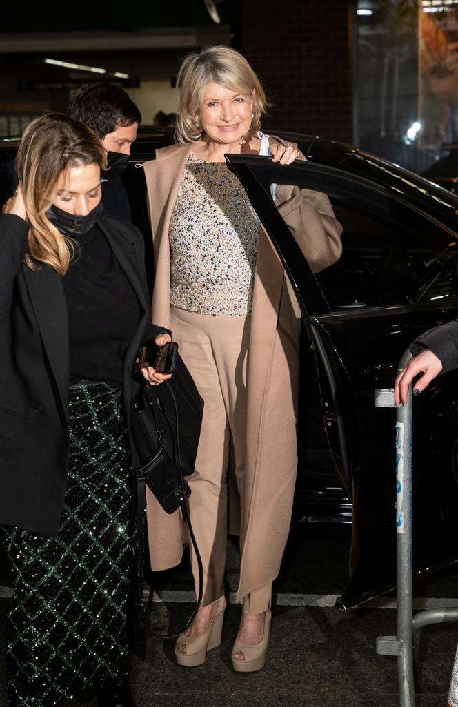 81-letnia Martha Stewart świeci biustem z okładki. Co za ciało!
