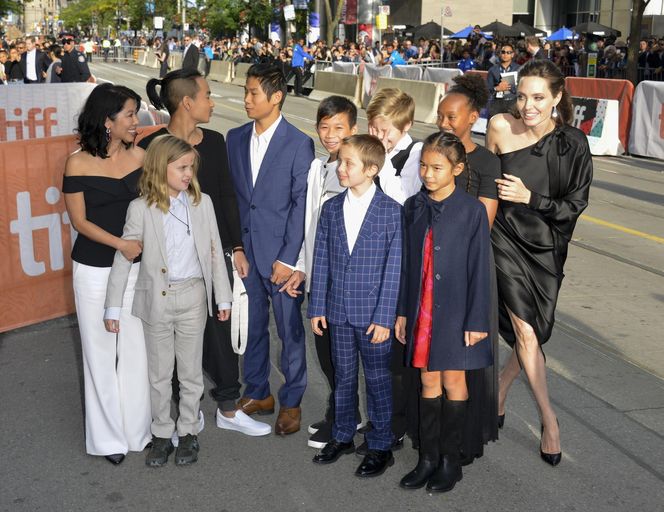 Angelina Jolie kończy 50 lat! Zobacz, jak się zmieniała