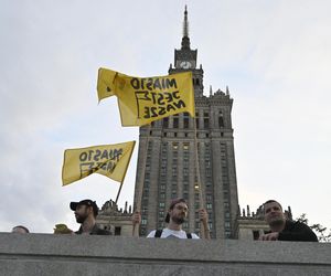 Przeszli przez Warszawę w piżamach i kapciach. Krzyczeli Chcemy spać!