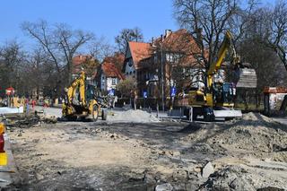 Spore zmiany na Alei Ossolińskich w Bydgoszczy. Będzie ścieżka rowerowa