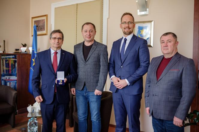 Roman Ciepiela odznaczony przez mera Tarnopola
