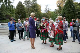 Agata Duda odsłoniła nogi