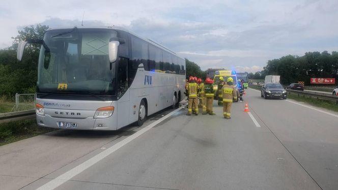 Pożar autokaru przewożącego dzieci na A4! Dramatyczne sceny pod Wrocławiem