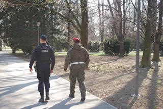 Koronawirus: Tak policja i wojsko pilnują mieszkańców Rzeszowa