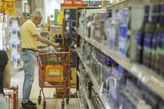 Władysław Teofil Bartoszewski na zakupach