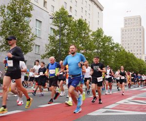 Uczestnicy Maratonu Warszawskiego 2025