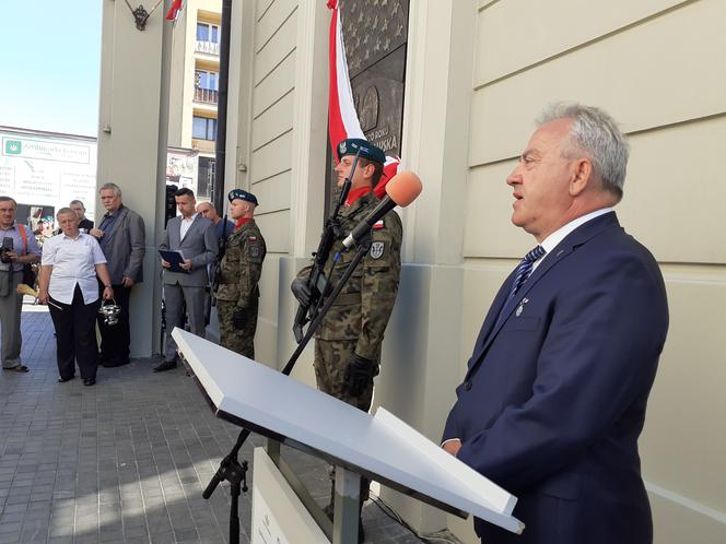 Odsłonięcie tablicy upamiętniającej 100-lecie Cudu nad Wisłą