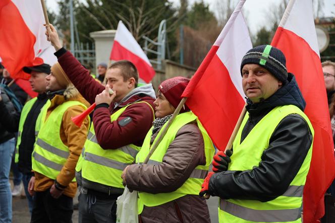 Protest rolników 20 marca przed Lubelskim Urzędem Wojewódzkim w Lublinie