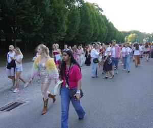 Fani Taylor Swift w drodze na Stadion Narodowy. Koncert N1 1.08.2024