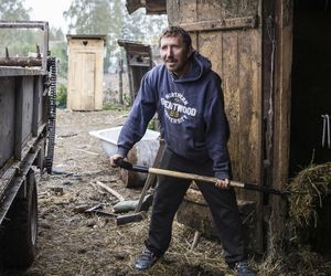 Rolnicy. Podlasie. Andrzej z Plutycz świętuje urodziny. Tak zmieniał się on i jego gospodarstwo