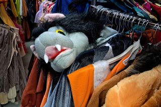 Halloween w Łodzi. Wypożyczalnie kostiumów odwiedzają tłumy