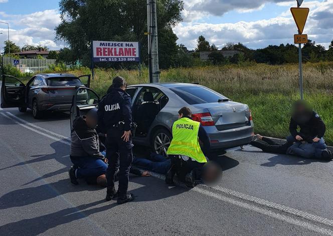  Warszawa. Policjanci odzyskali dwa kampery skradzione w Niemczech. Zatrzymano pięciu złodziei!