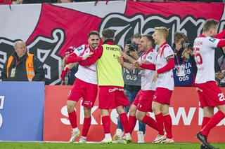 Szokujące sceny na meczu Widzew – Legia. Komentator zaczął przeklinać, poniosły go emocje. Później przepraszał