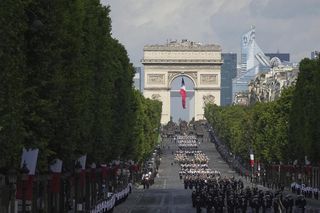 Defilada na Polach Elizejskich 2025