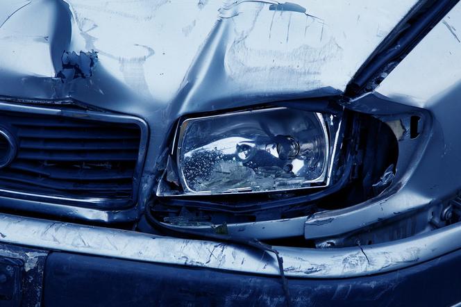 Dramatyczny wypadek w Chorzowie. Kierowca audi zasłabł za kierownicą i uderzył w innych samochód. Cztery osoby zostały ranne