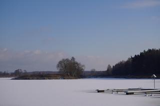 Letnia atrakcja w zimowej odsłonie. Zobacz oblodzony zalew Dojlidy