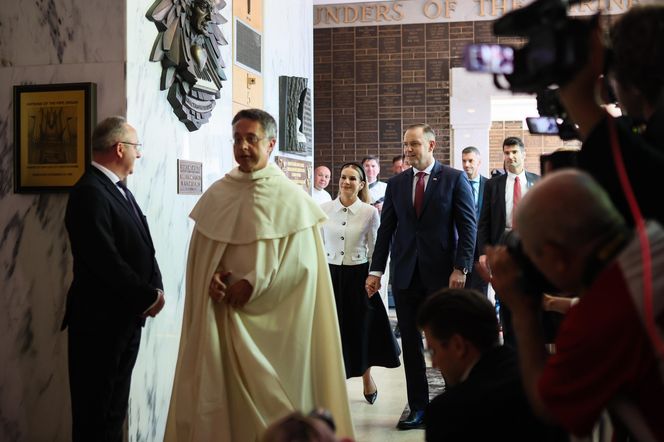 Fałszywy ksiądz zakłócił mszę z udziałem prezydenta Nawrockiego