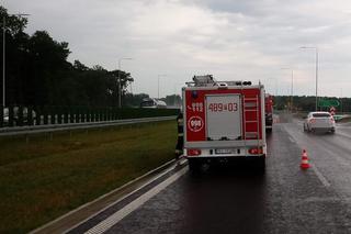 Piękne porsche uderzyło w bariery! Niebezpieczny wypadek koło Kościana