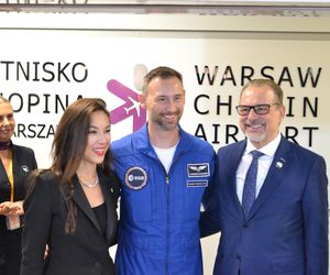 Powitanie Sławosza na warszawskim lotnisku