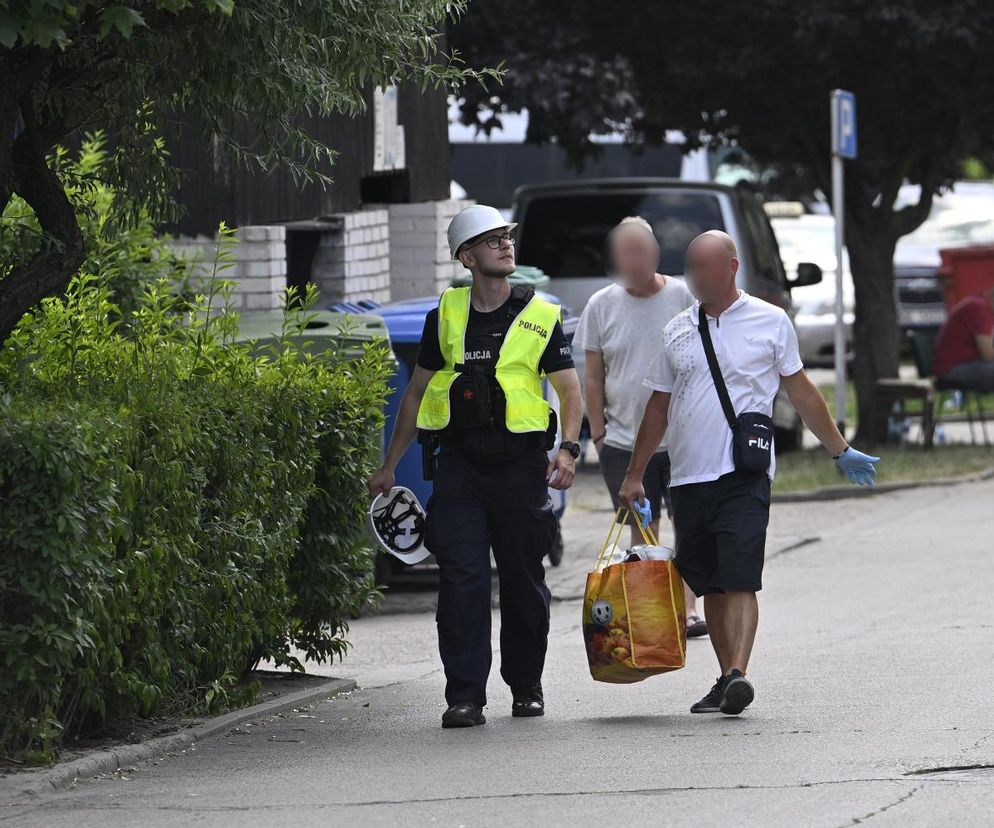 Mieszkańcy Ząbek wracają do swoich mieszkań po najpotrzebniejsze rzeczy
