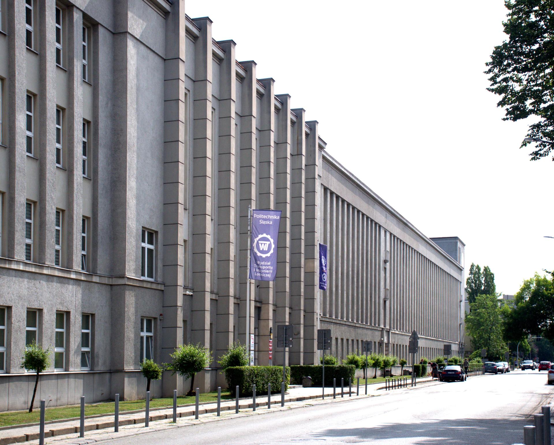 Wydział Teologiczny UŚ i Politechnika Śląska. Archispacery w Katowicach - zobacz zdjęcia obiektów ze spacerów SARP i IDA BŚ