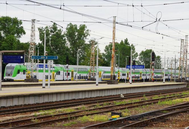 Koniec marzeń o szybkich remontach PKP w Warszawie. Zimny prysznic to mało powiedziane