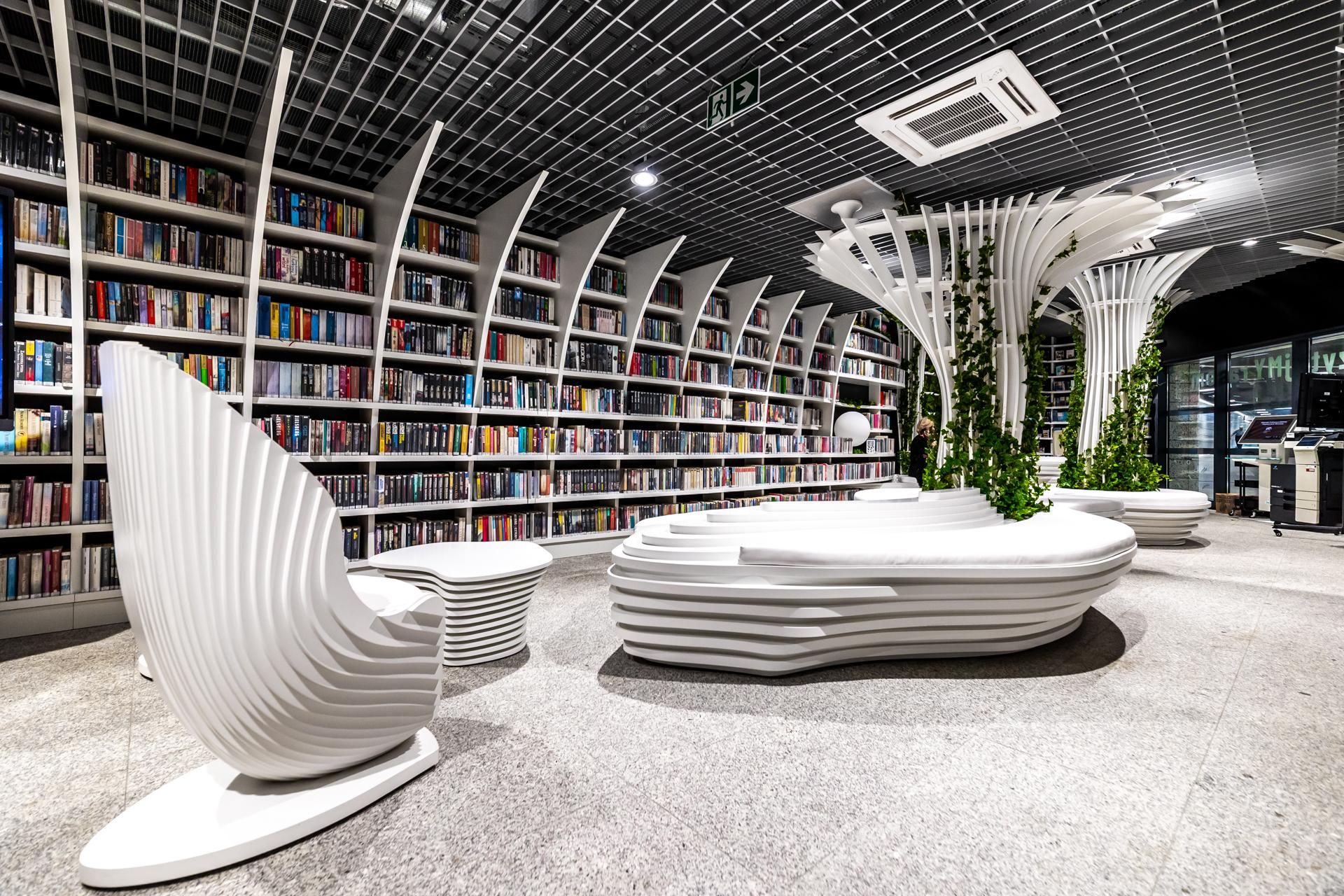 Metroteka – biblioteka na stacji metra M2 Kondratowicza w Warszawie